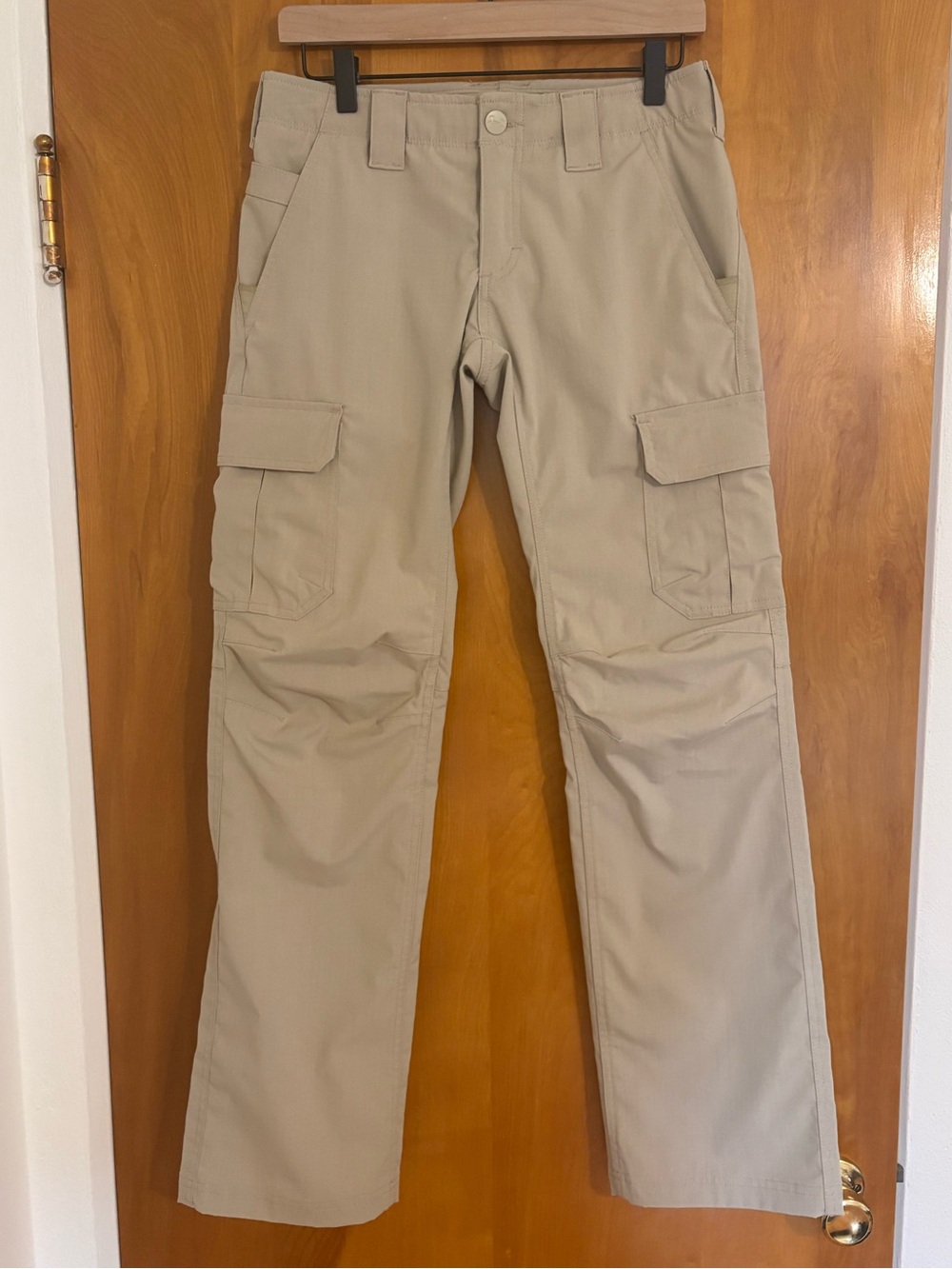 Under Armour Women's UA Tactical Patrol Cargo Pants Size 4 Loose Fit Tan Khaki
